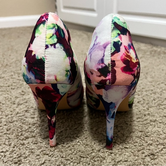 Floral heels - Picture 2 of 4